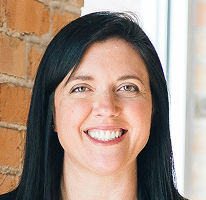 Sophie Hartwell, responsável de apoio ao cliente, retrato da equipa de serviço